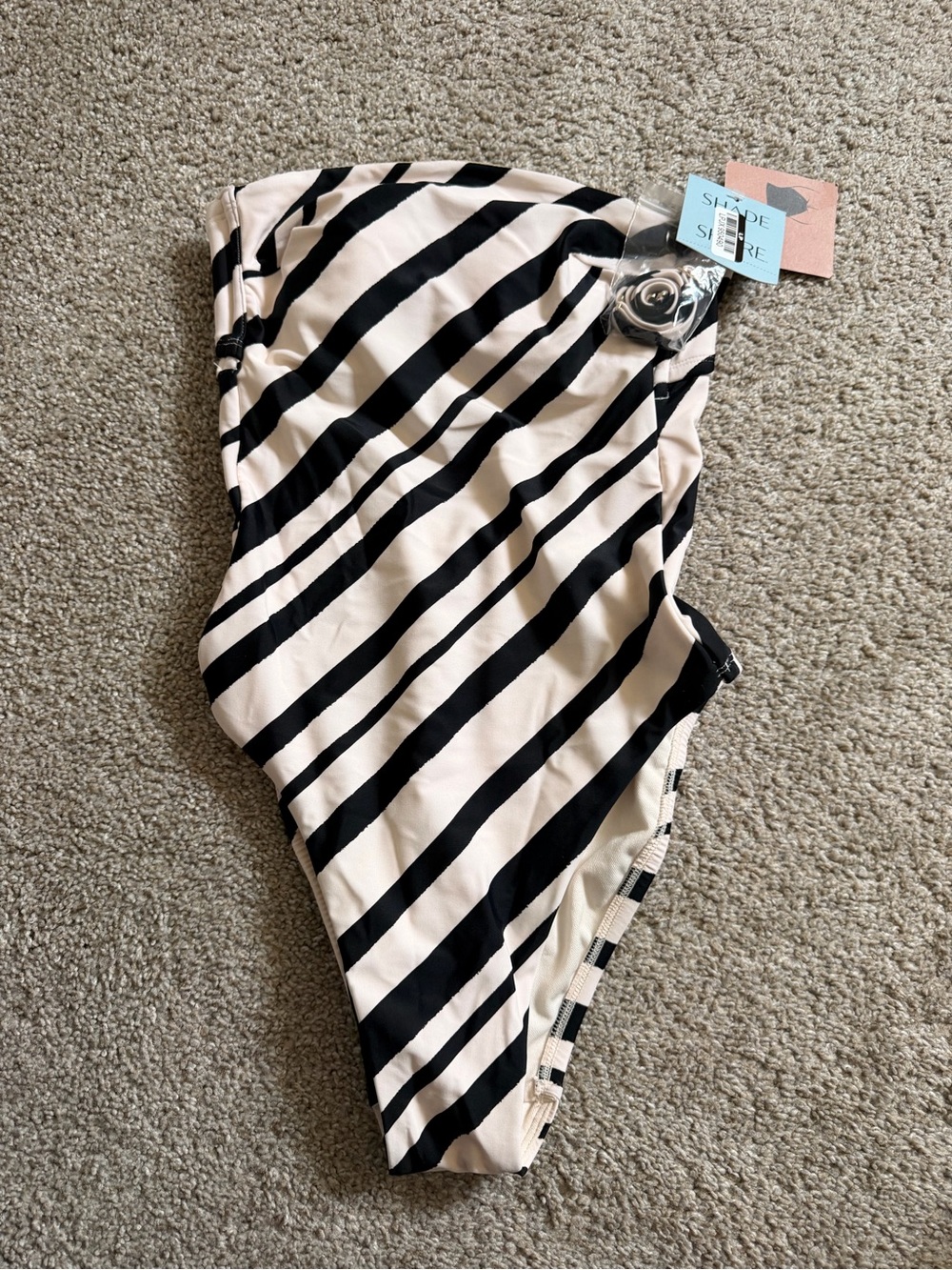 Shade & Shore Striped Bandeau High Leg Medium
Coverage Swimsuit